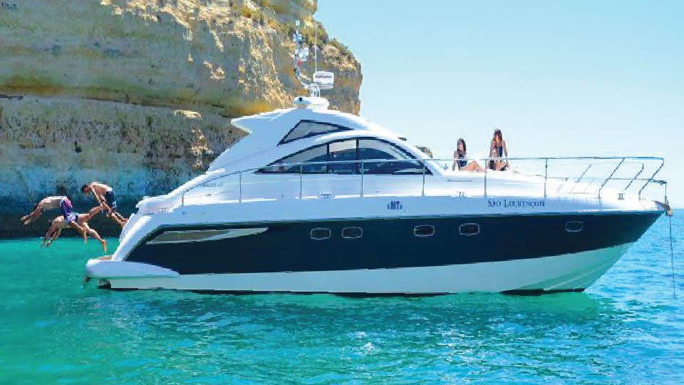 Fairline Luxury Yacht